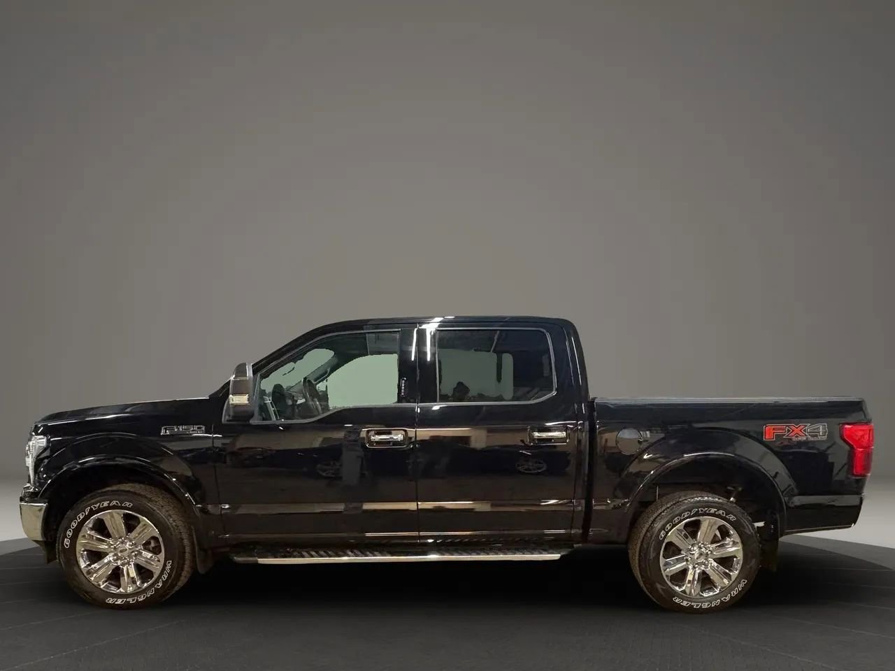 Used 2018 Ford F150 Lariat w/ Equipment Group 502A Luxury AWD/4WD image 5
