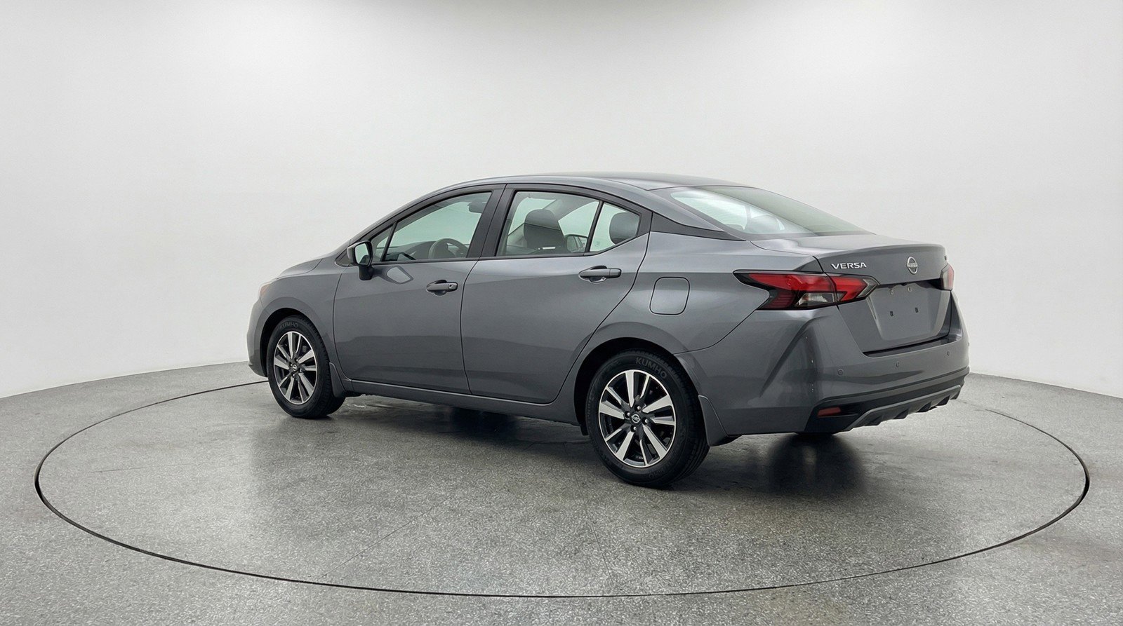 Used 2025 Nissan Versa SV image 6