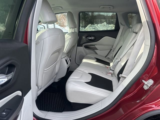 Used 2020 Jeep Cherokee Latitude Plus w/ Cold Weather Group AWD/4WD image 19
