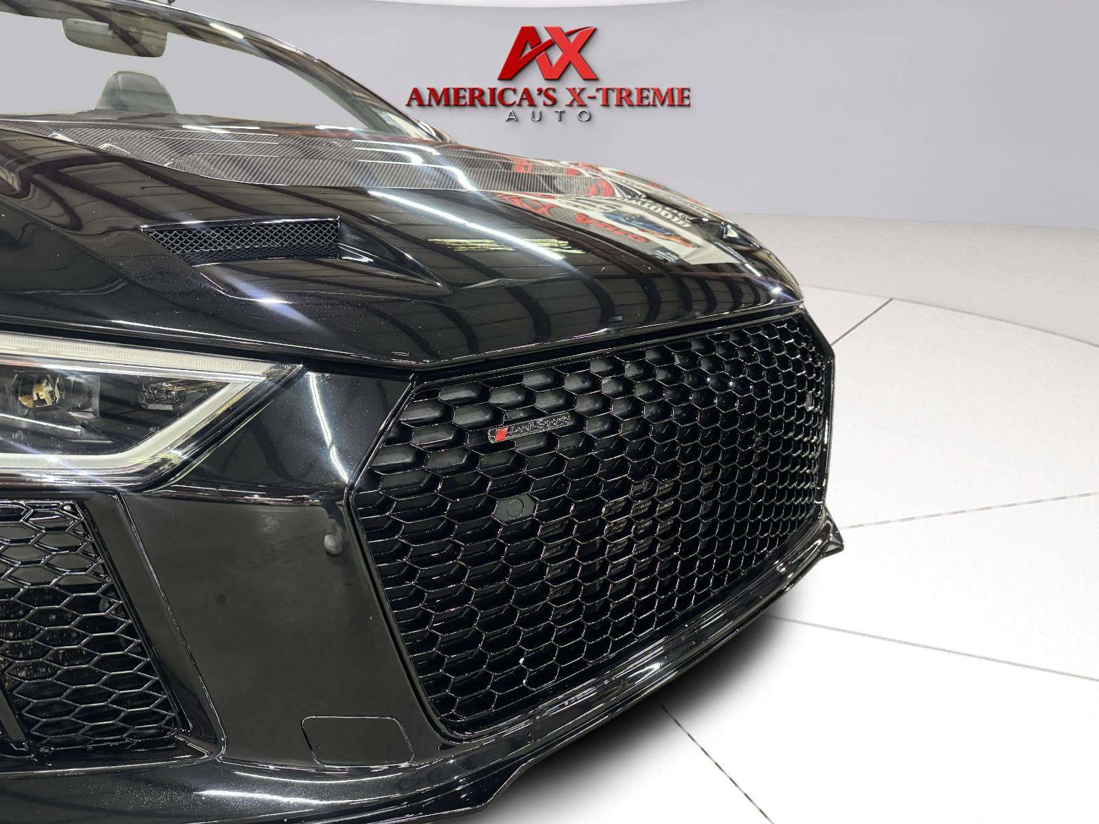 Used 2017 Audi R8 V10 w/ Carbon Exterior Package AWD/4WD image 21