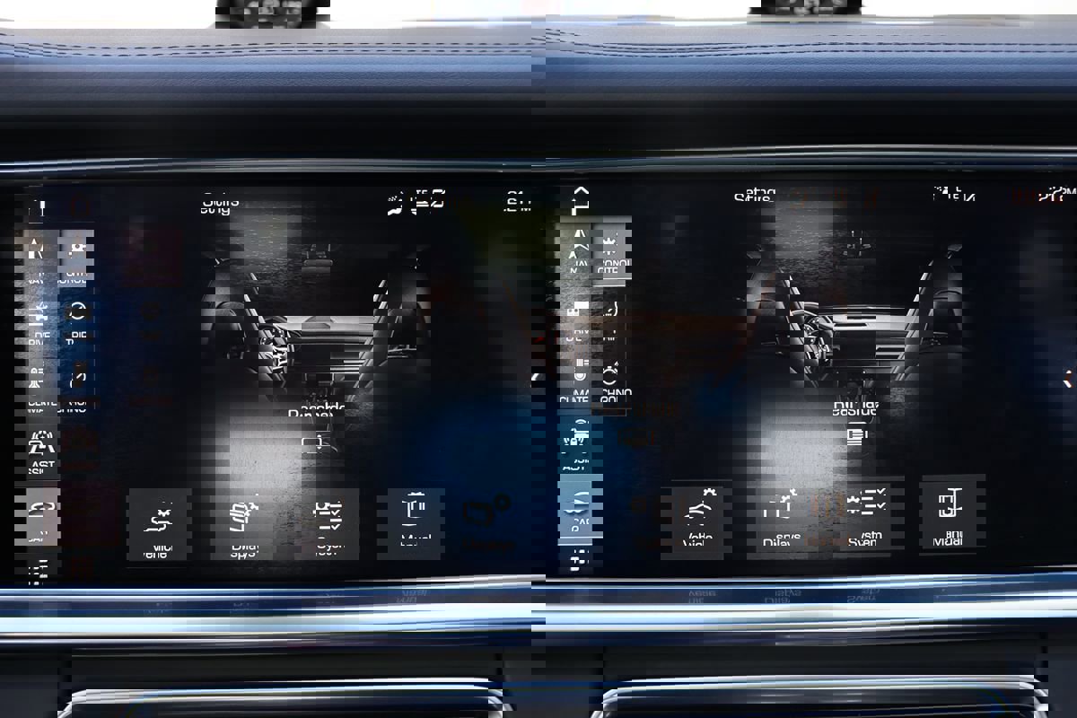 Used 2017 Porsche Panamera 4S w/ Sport Chrono Package image 28