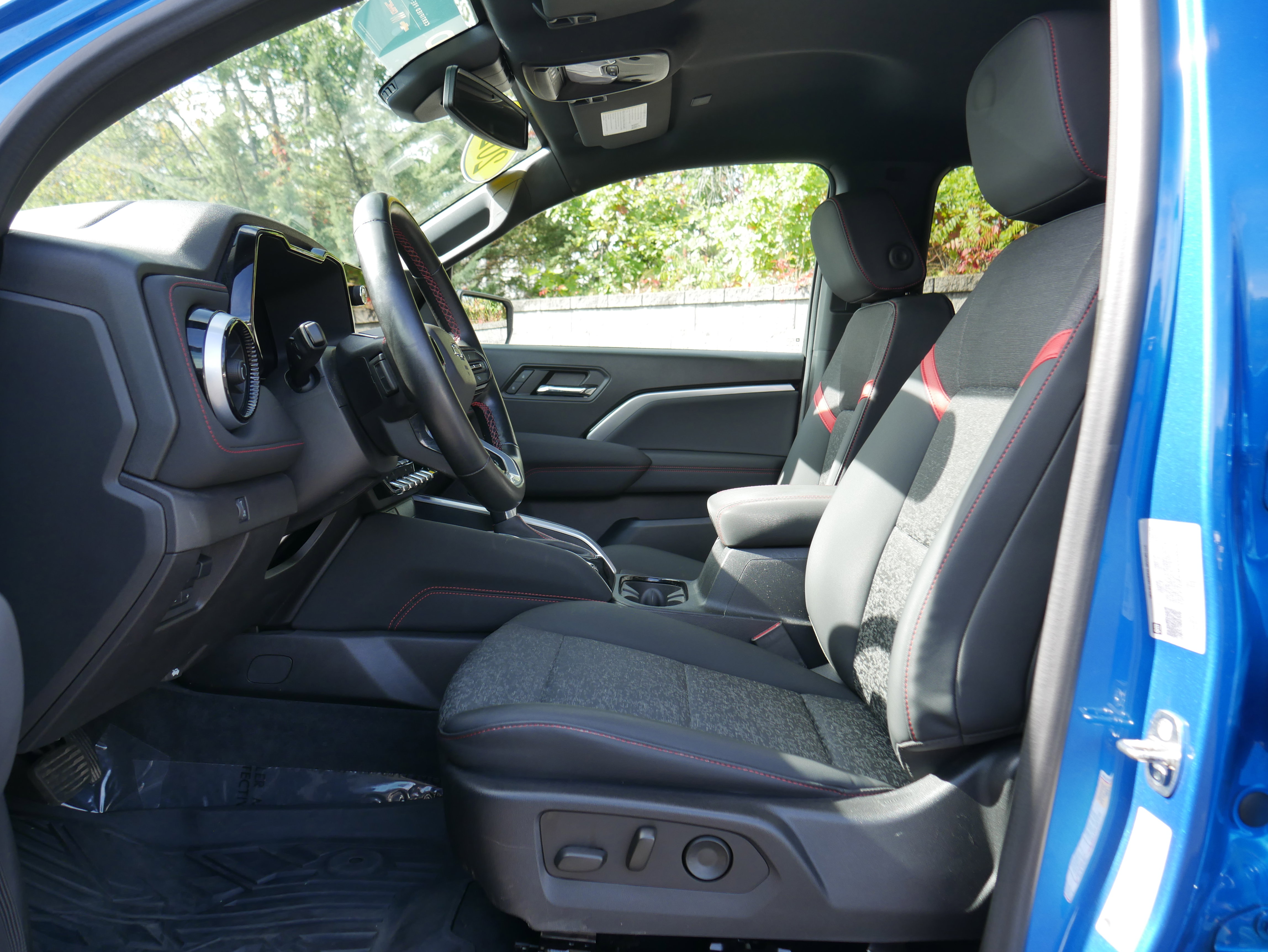 Certified 2023 Chevrolet Colorado Z71 w/ Z71 Convenience Package 2 image 13