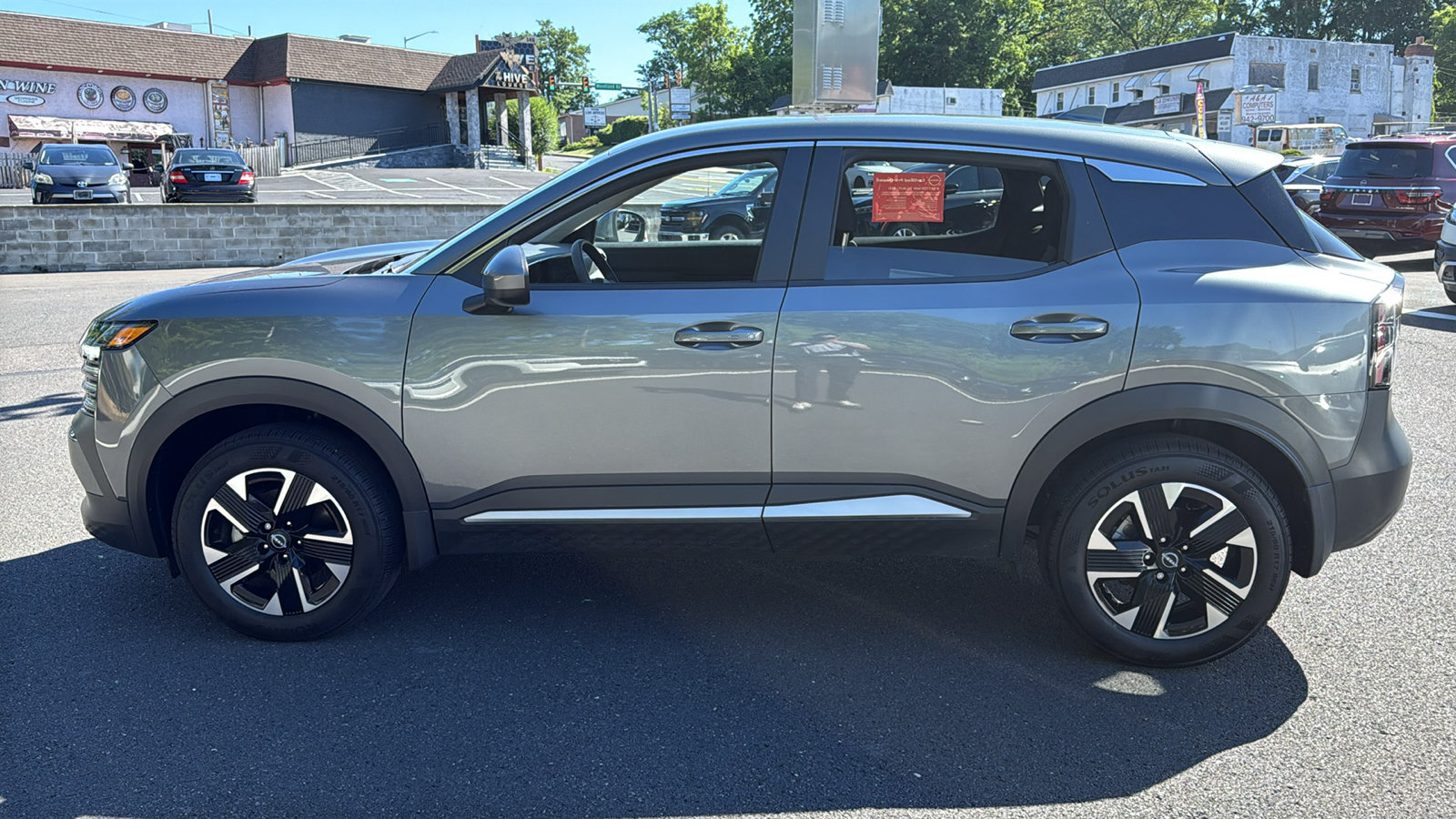 Certified 2025 Nissan Kicks SV AWD/4WD image 4
