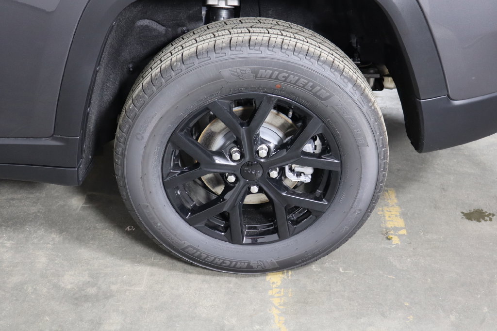 New 2026 Jeep Grand Cherokee Altitude AWD/4WD image 46