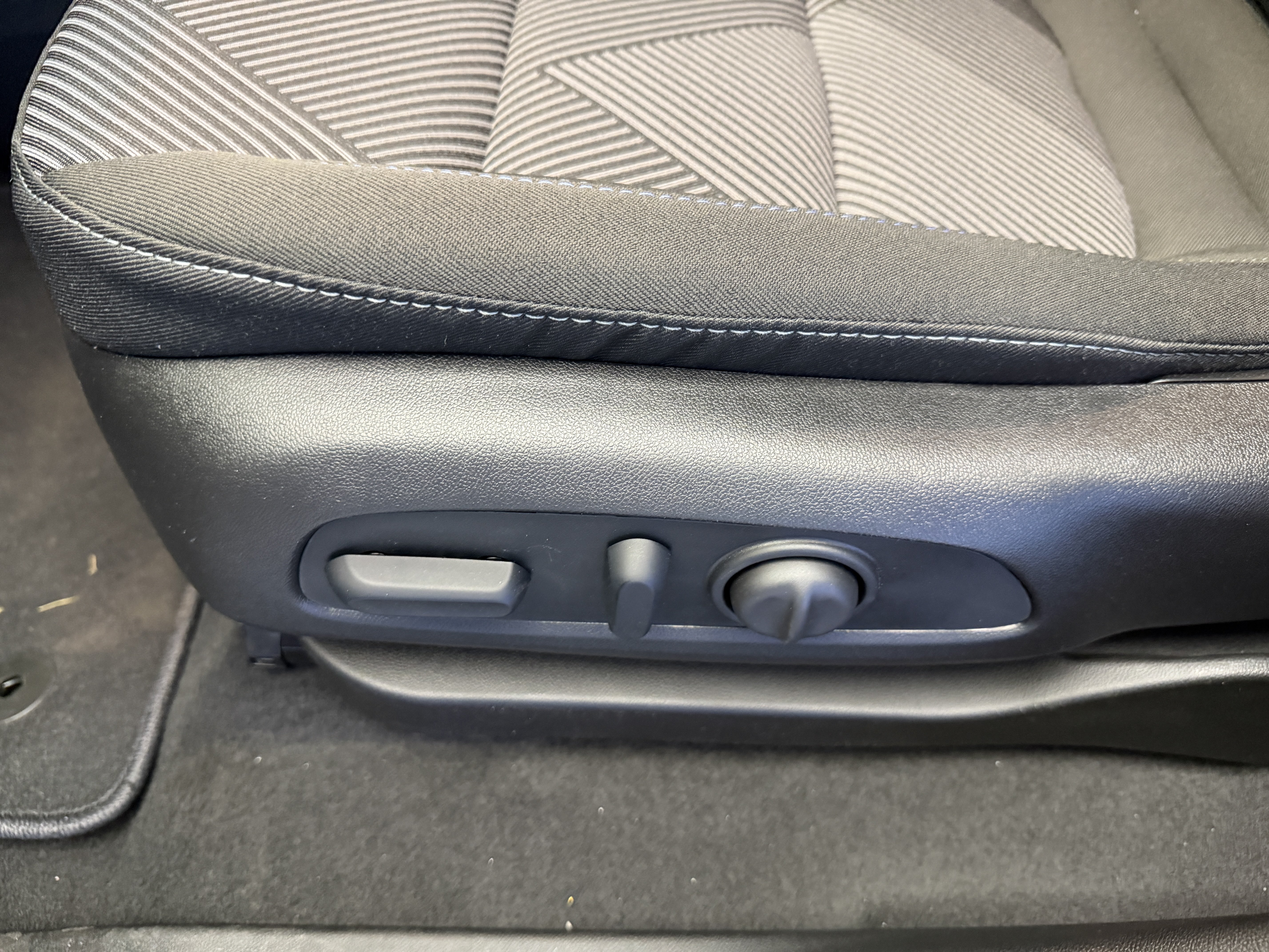 New 2027 Chevrolet Bolt LT w/ Comfort Package FWD image 14