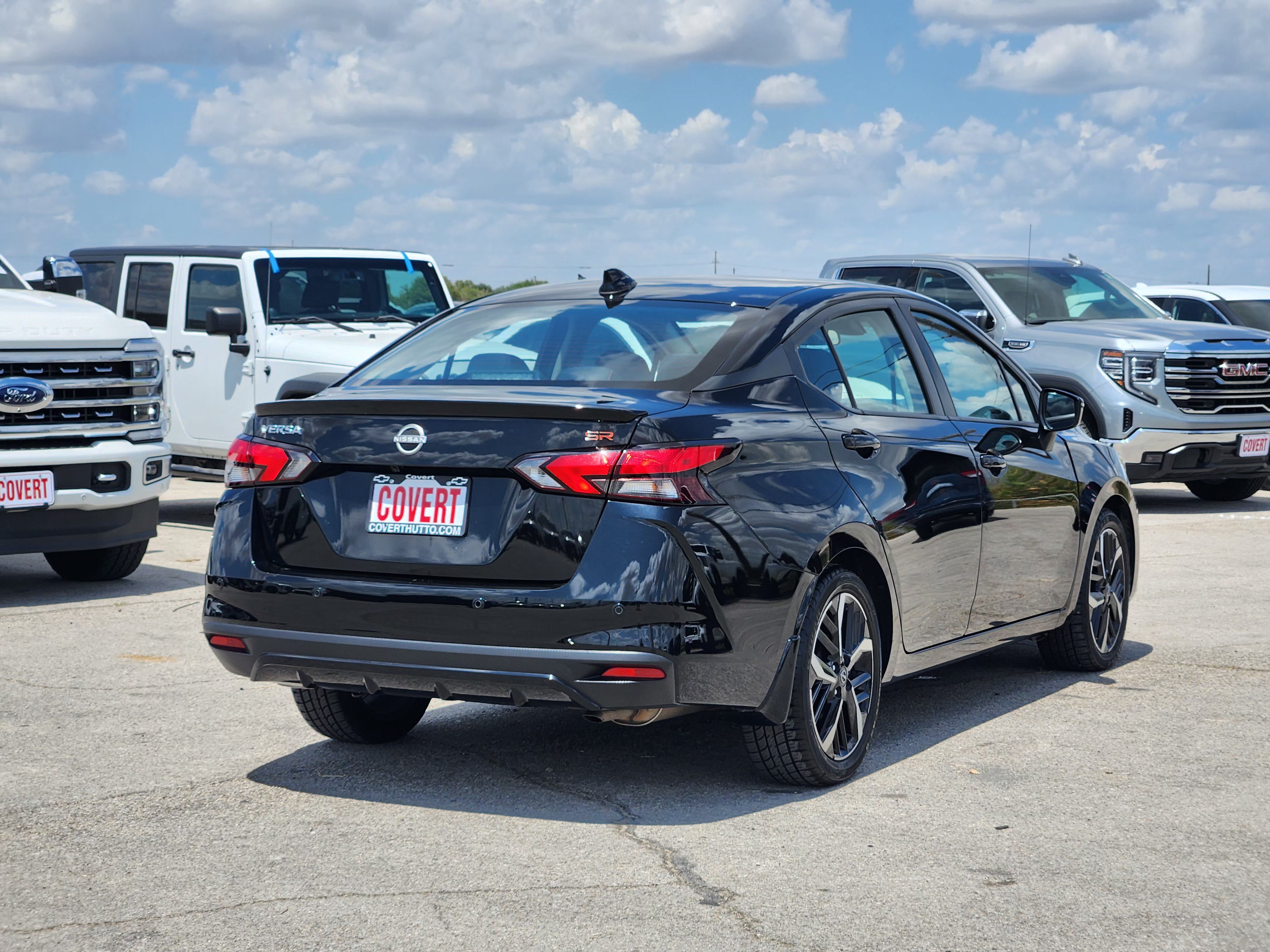 Used 2025 Nissan Versa SR w/ Trunk Package FWD image 7