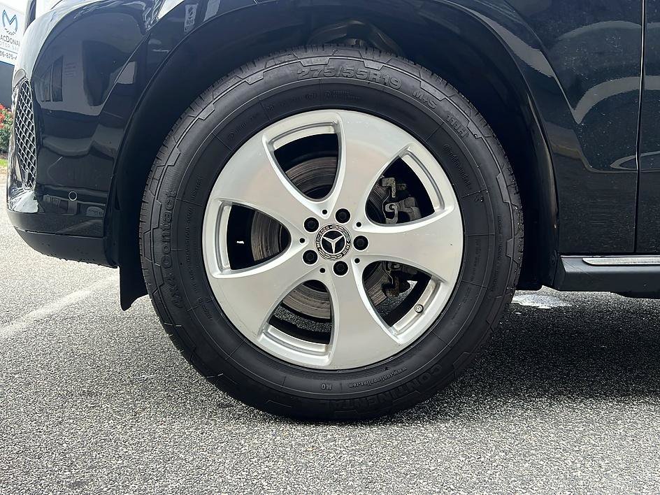 Used 2017 Mercedes-Benz GLS 450 4MATIC w/ Premium Package image 21