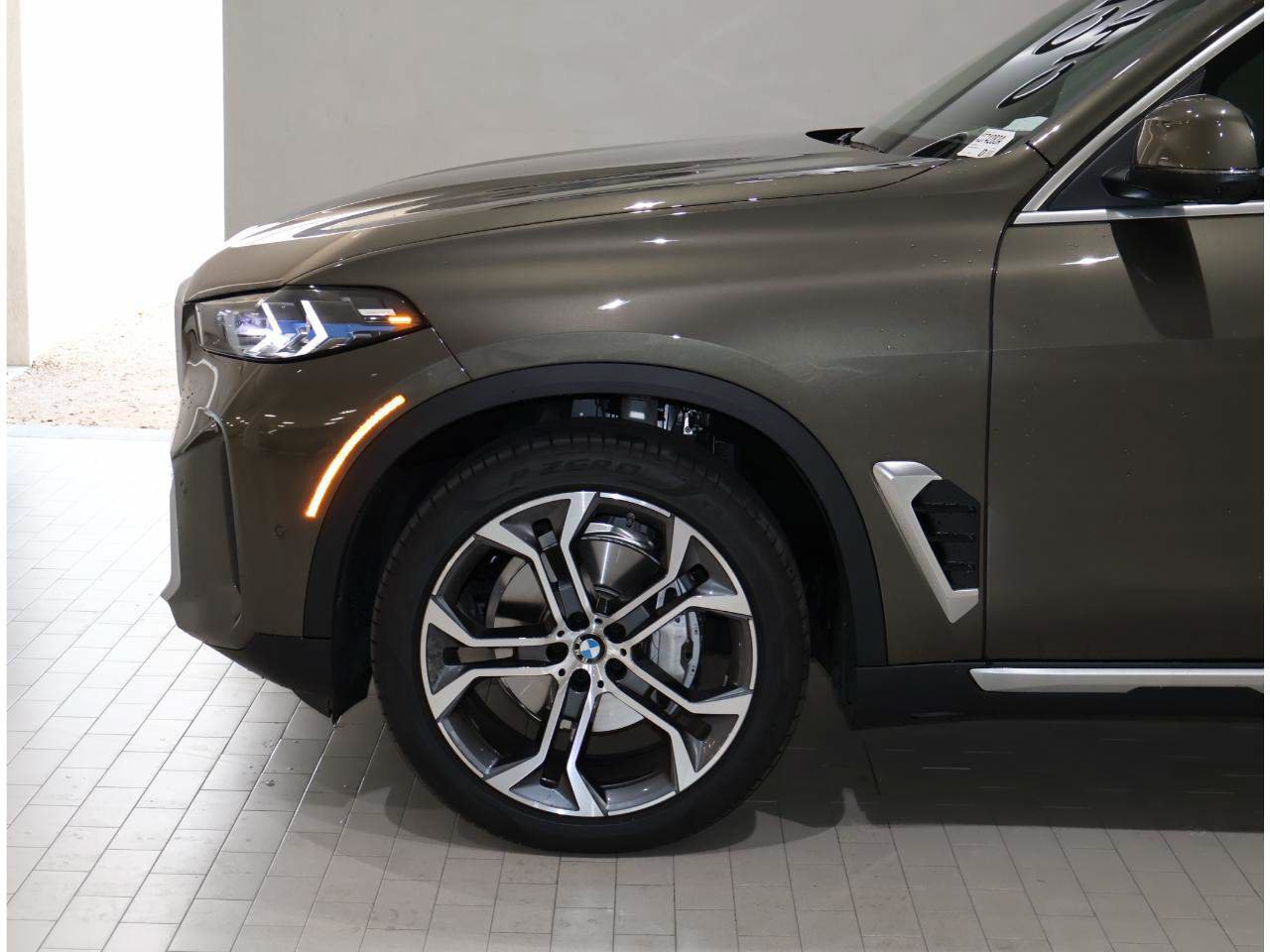 Used 2026 BMW X5 xDrive40i AWD/4WD image 4