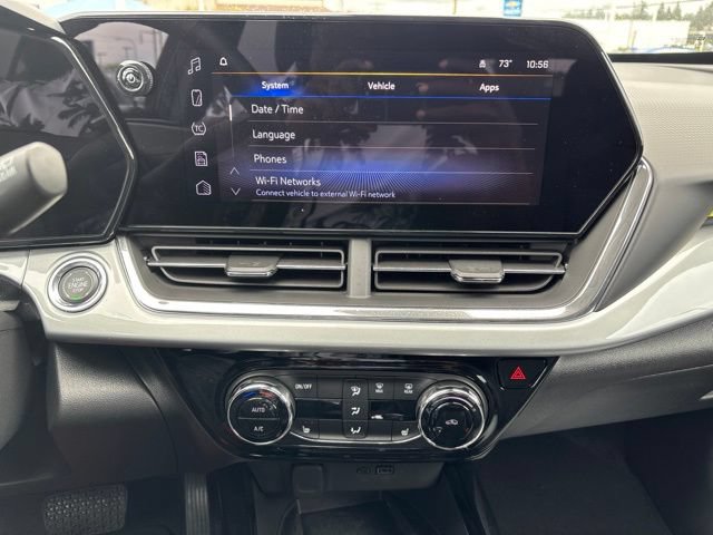 Used 2025 Chevrolet Trax LT w/ Sunroof Package FWD image 22