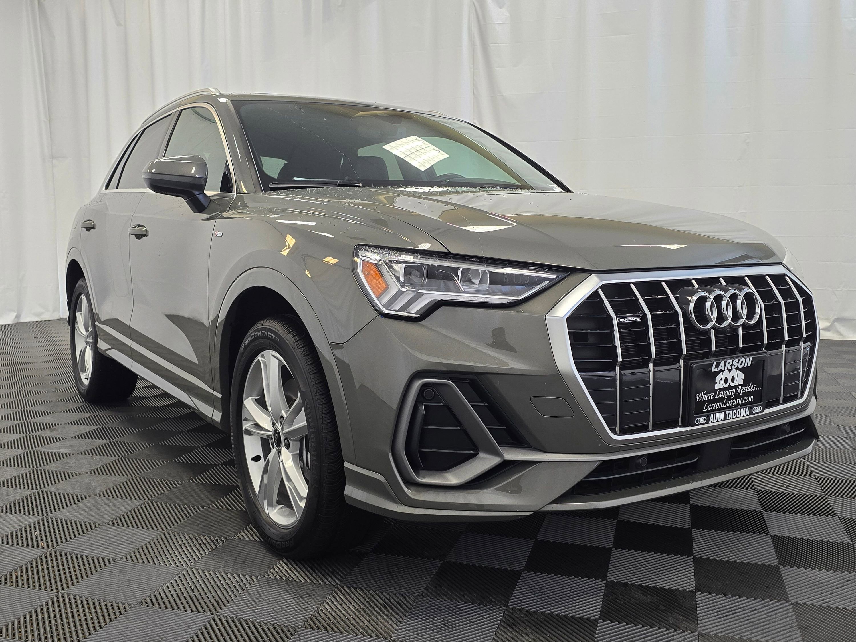 Used 2023 Audi Q3 2.0T Premium Plus w/ Premium Plus Package image 8