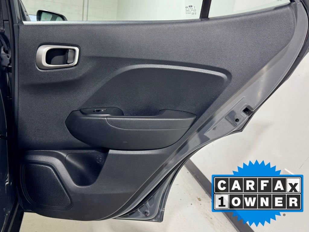 Used 2024 Hyundai Venue SEL image 29