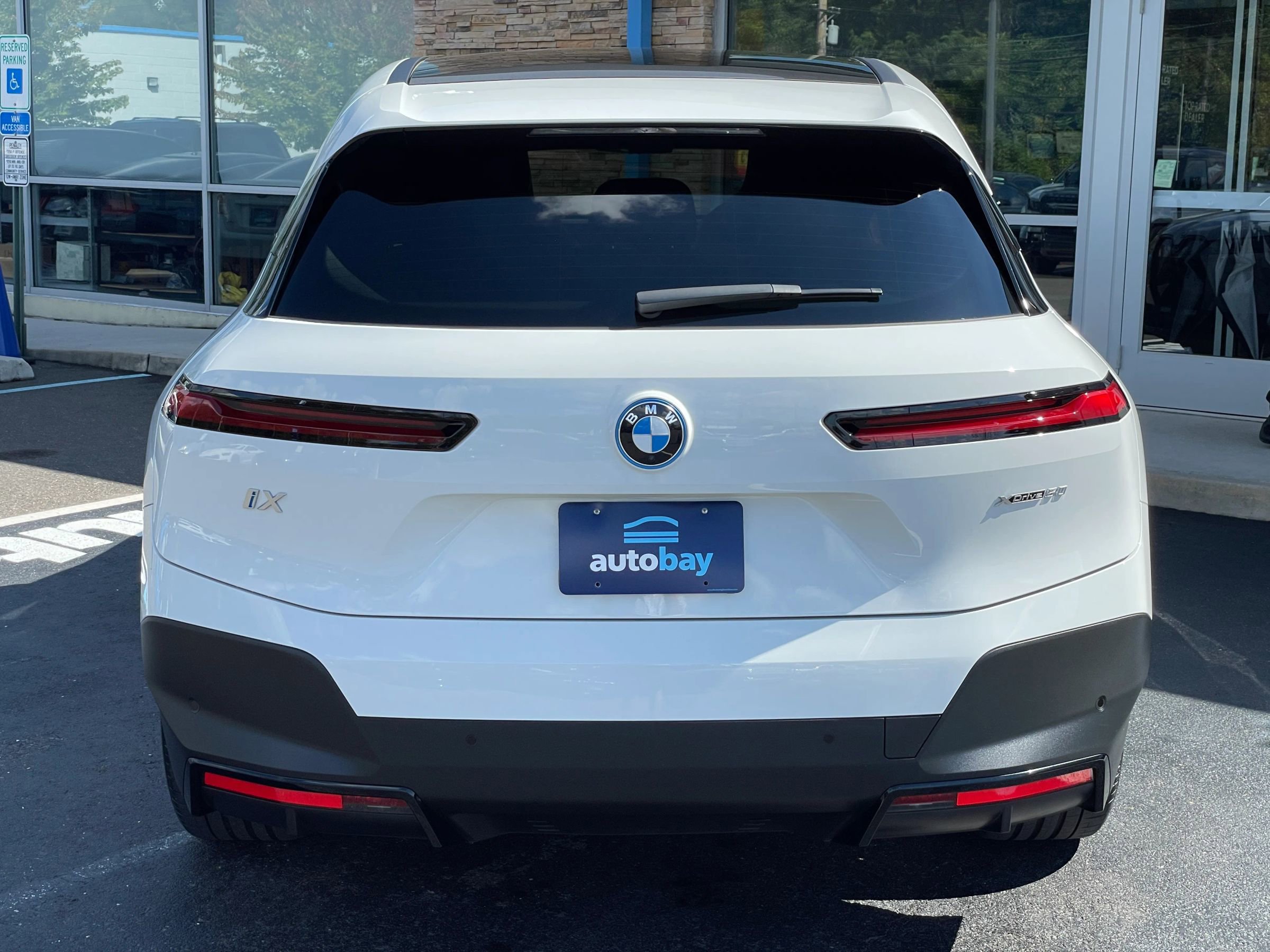 Used 2024 BMW iX xDrive50 w/ Luxury Package image 12