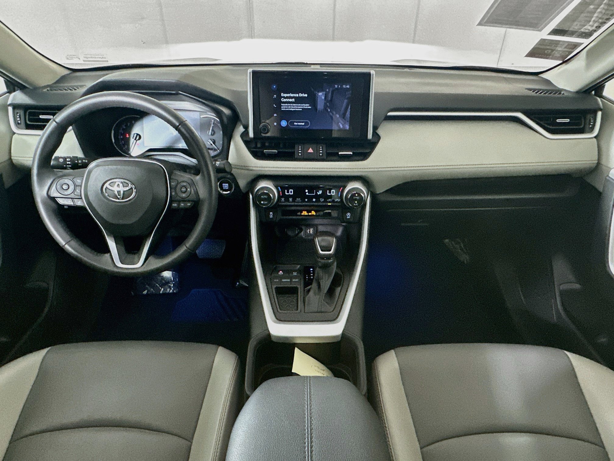 Used 2024 Toyota RAV4 XLE Premium FWD image 27