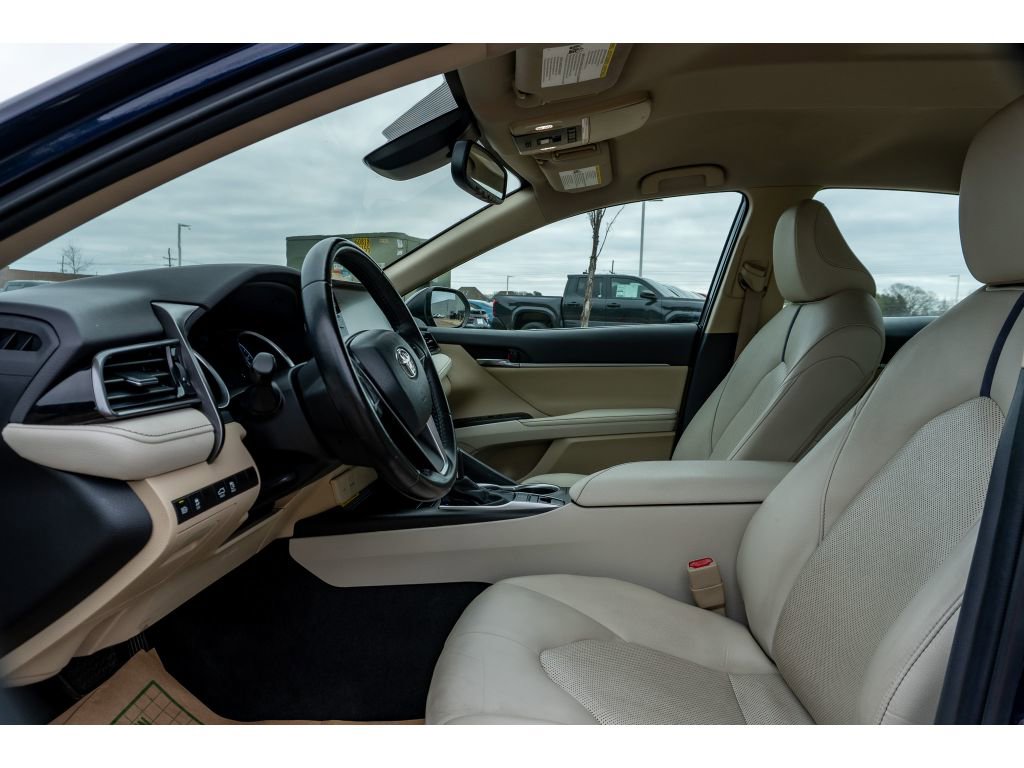 Used 2021 Toyota Camry XLE w/ Navigation Package image 11