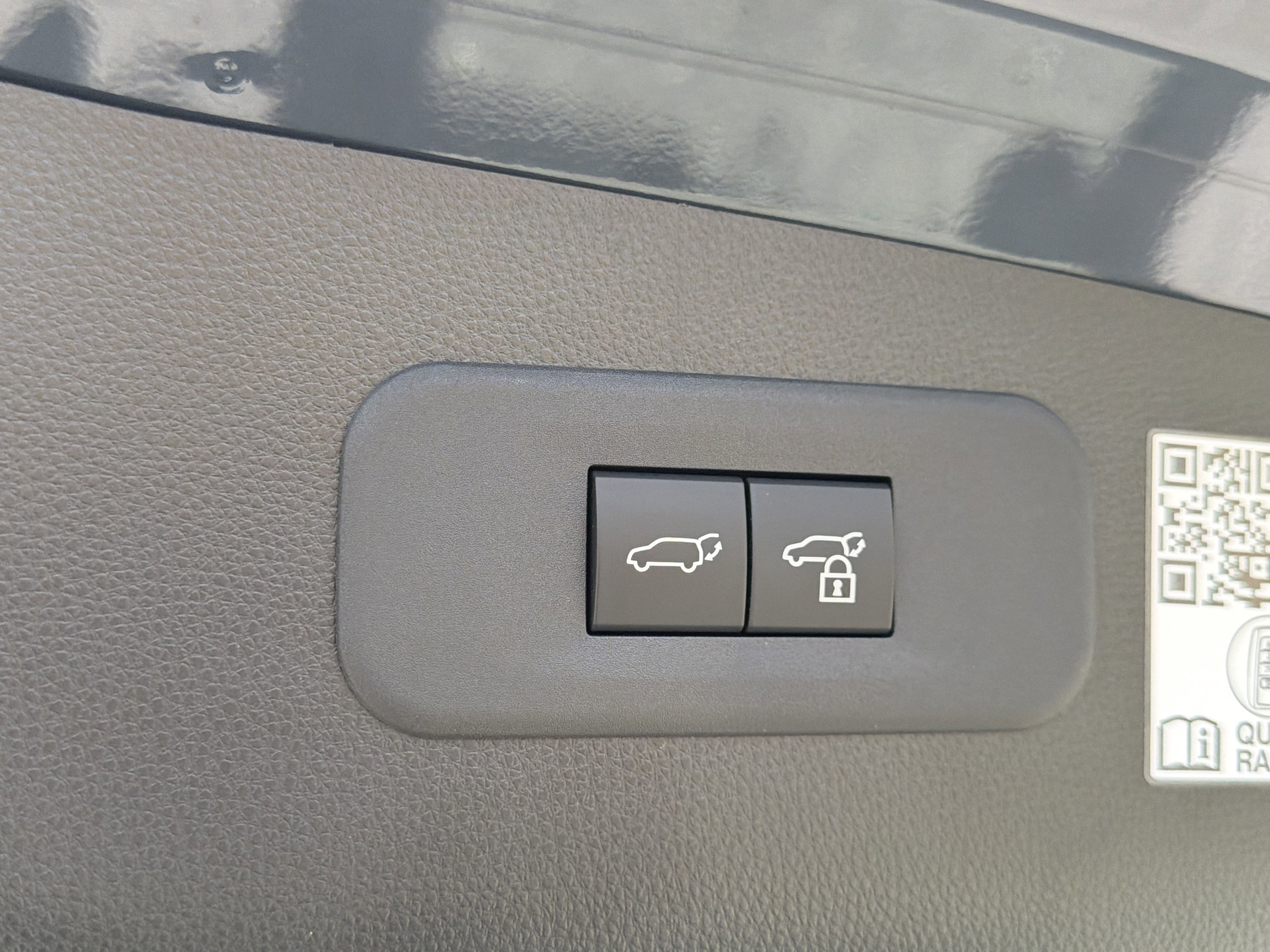 Used 2025 Toyota Crown Signia AWD/4WD image 19