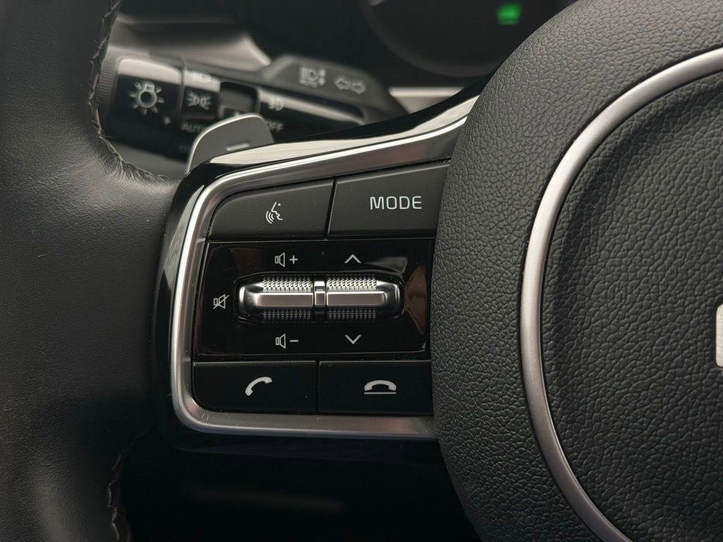 Certified 2023 Kia Sorento EX image 27