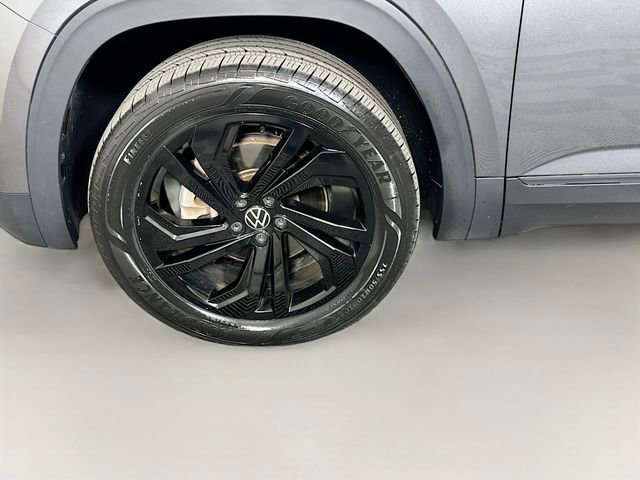 Used 2023 Volkswagen Atlas SE w/ Black Wheel Package AWD/4WD image 32