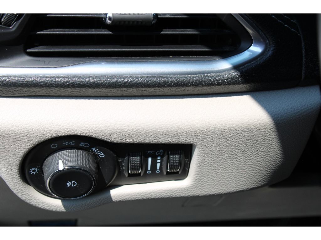 Used 2023 Chrysler Pacifica Limited image 22