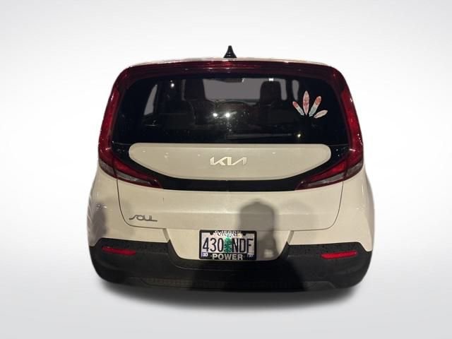 Used 2022 Kia Soul LX image 9