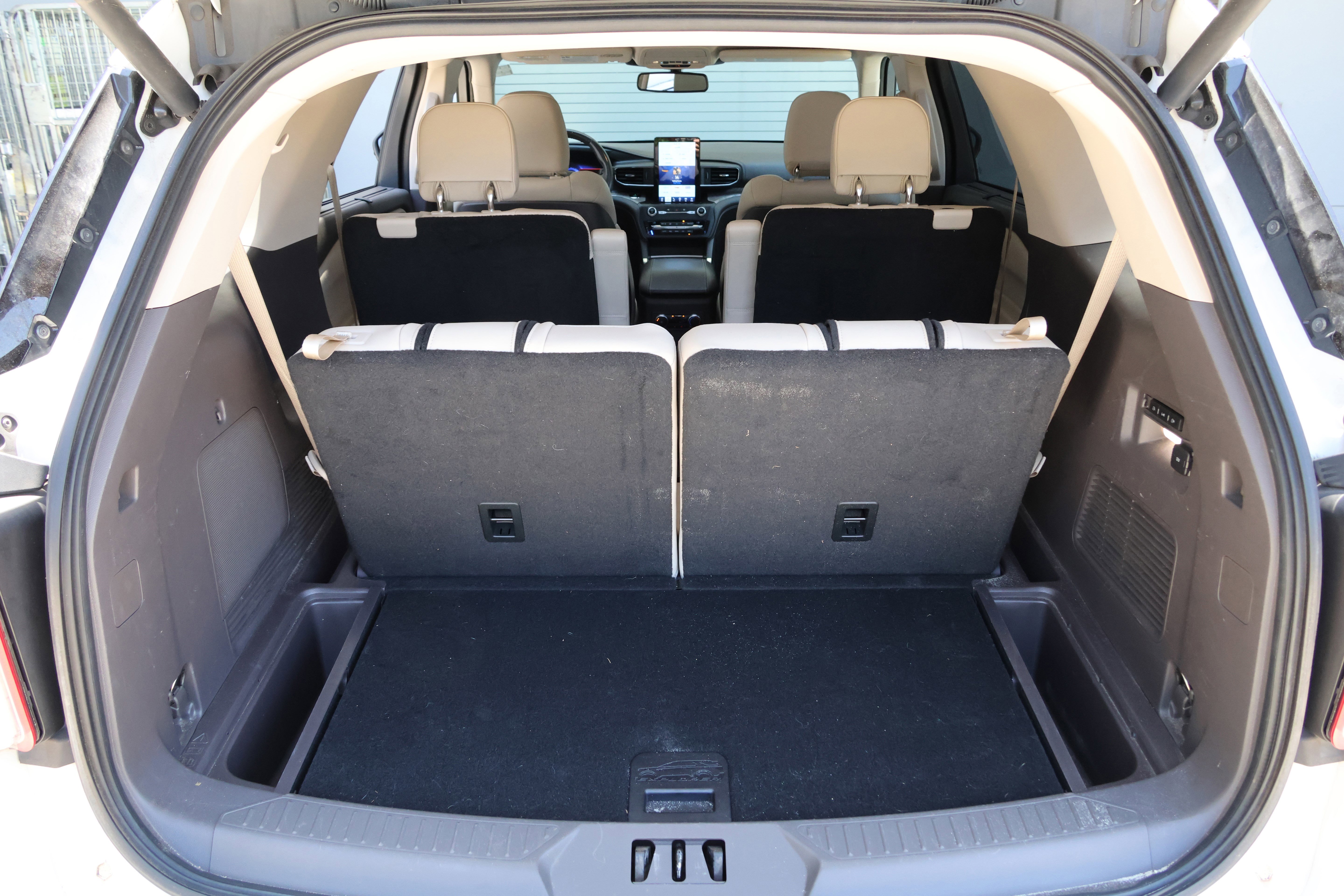 Used 2020 Ford Explorer Platinum w/ Premium Technology Package AWD/4WD image 35