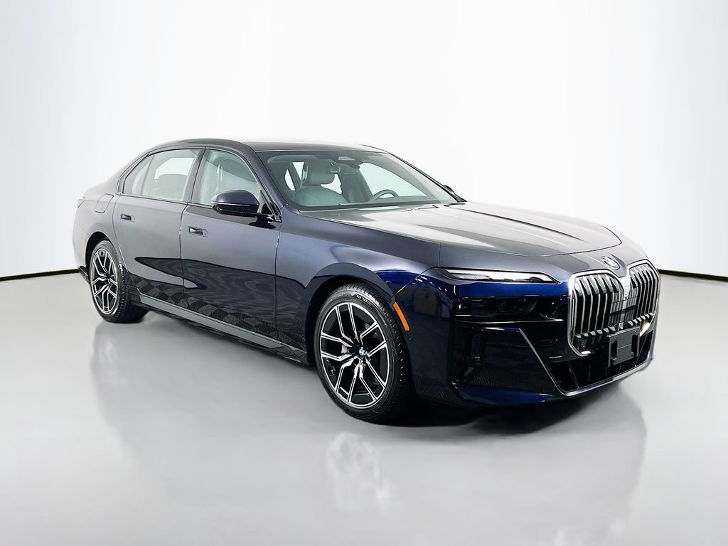 Used 2025 BMW 740i xDrive AWD/4WD image 3