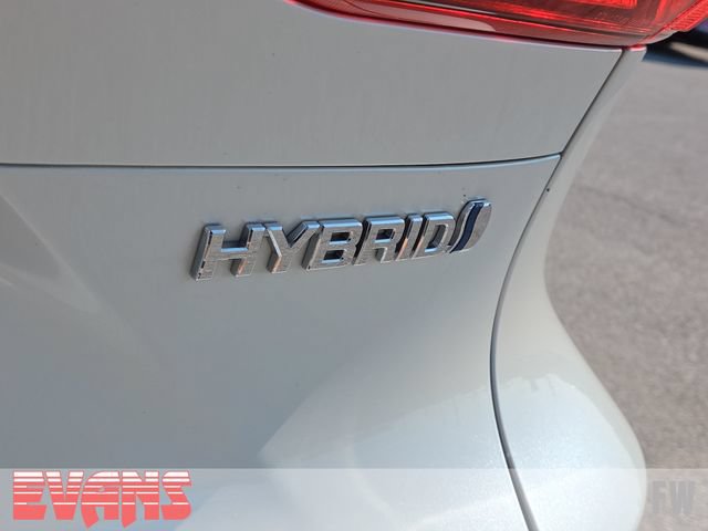 Used 2022 Toyota Venza LE AWD/4WD image 3
