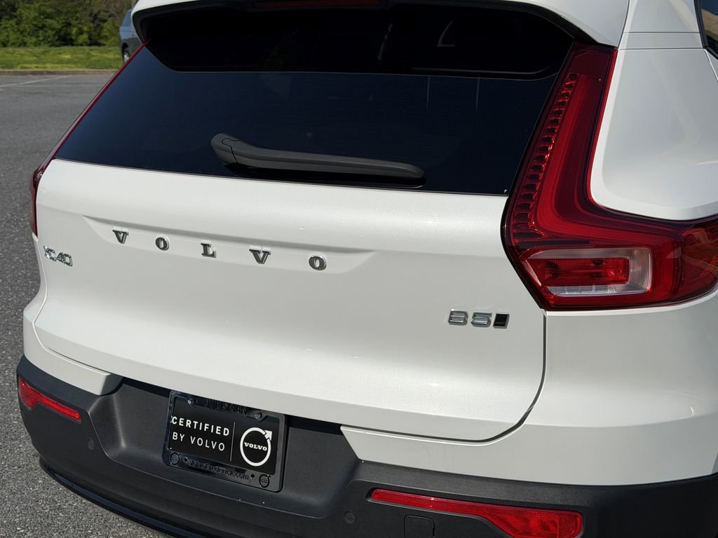 Certified 2024 Volvo XC40 B5 Core AWD/4WD image 8