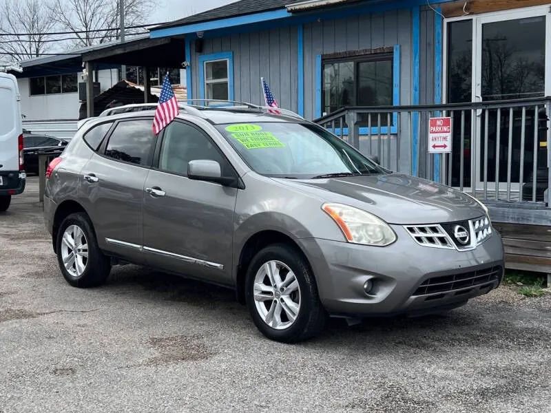 Used 2013 Nissan Rogue SV w/ Premium Pkg image 4