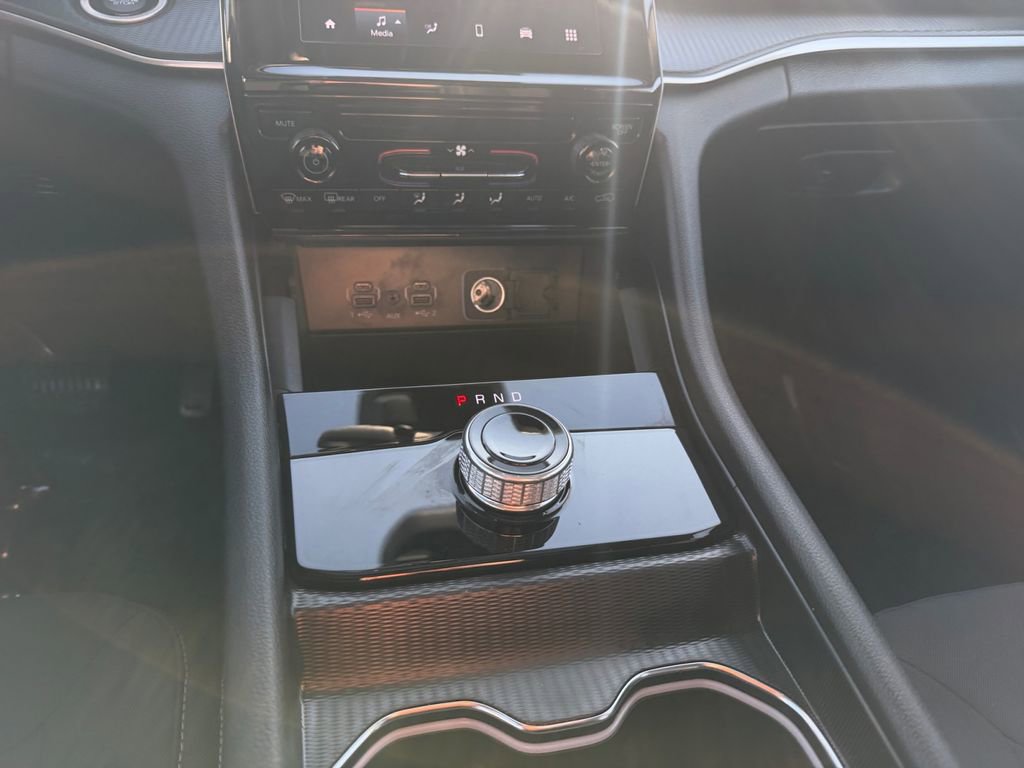 Used 2024 Jeep Grand Cherokee Laredo X w/ Trailer Tow Package image 11