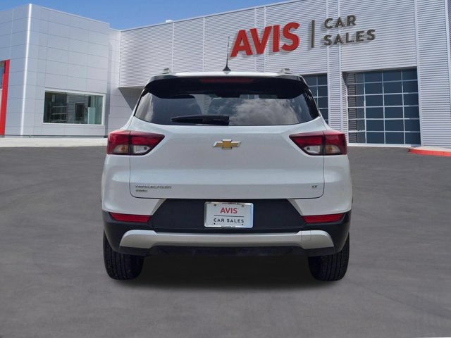 Used 2025 Chevrolet TrailBlazer LT AWD/4WD image 9