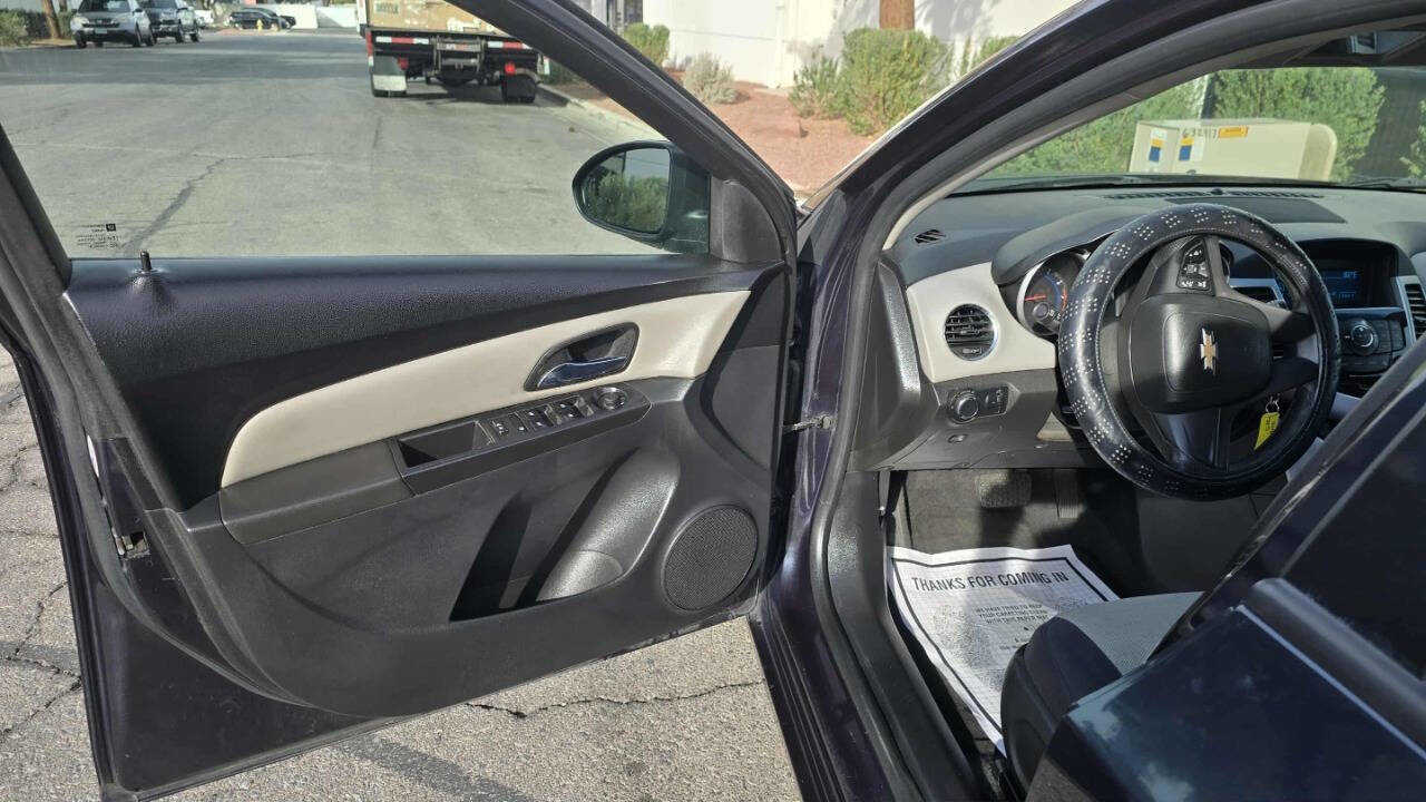 Used 2015 Chevrolet Cruze LS image 8