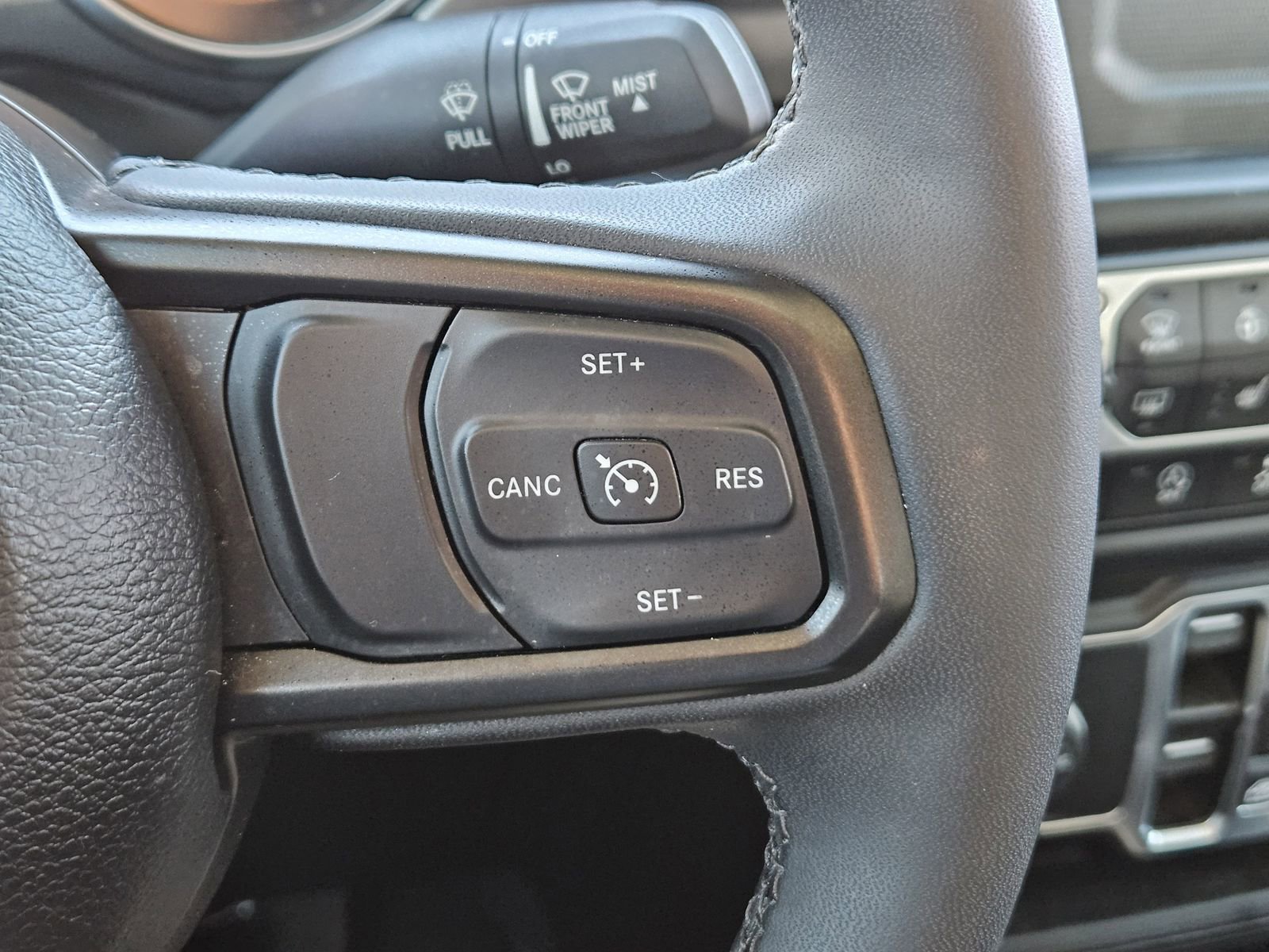 Used 2023 Jeep Gladiator Sport image 26