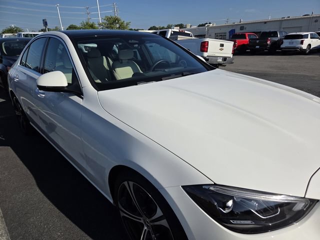 Used 2025 Mercedes-Benz C 300 4MATIC Sedan image 4