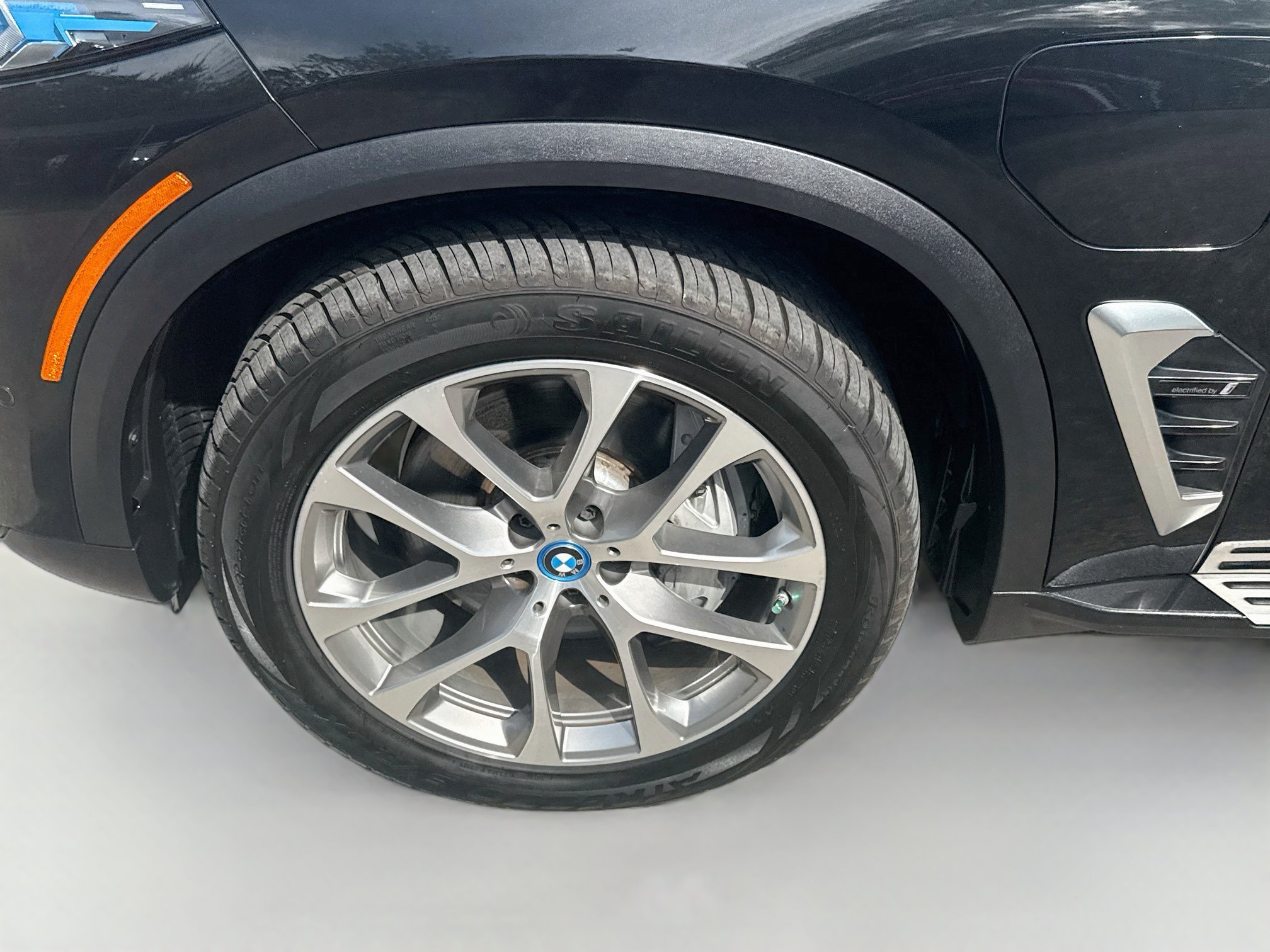 Used 2024 BMW X5 xDrive50e AWD/4WD image 34