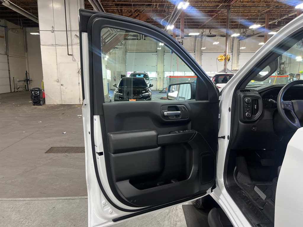 New 2026 Chevrolet Silverado 1500 Custom w/ Turbomax Blackout Package AWD/4WD image 20