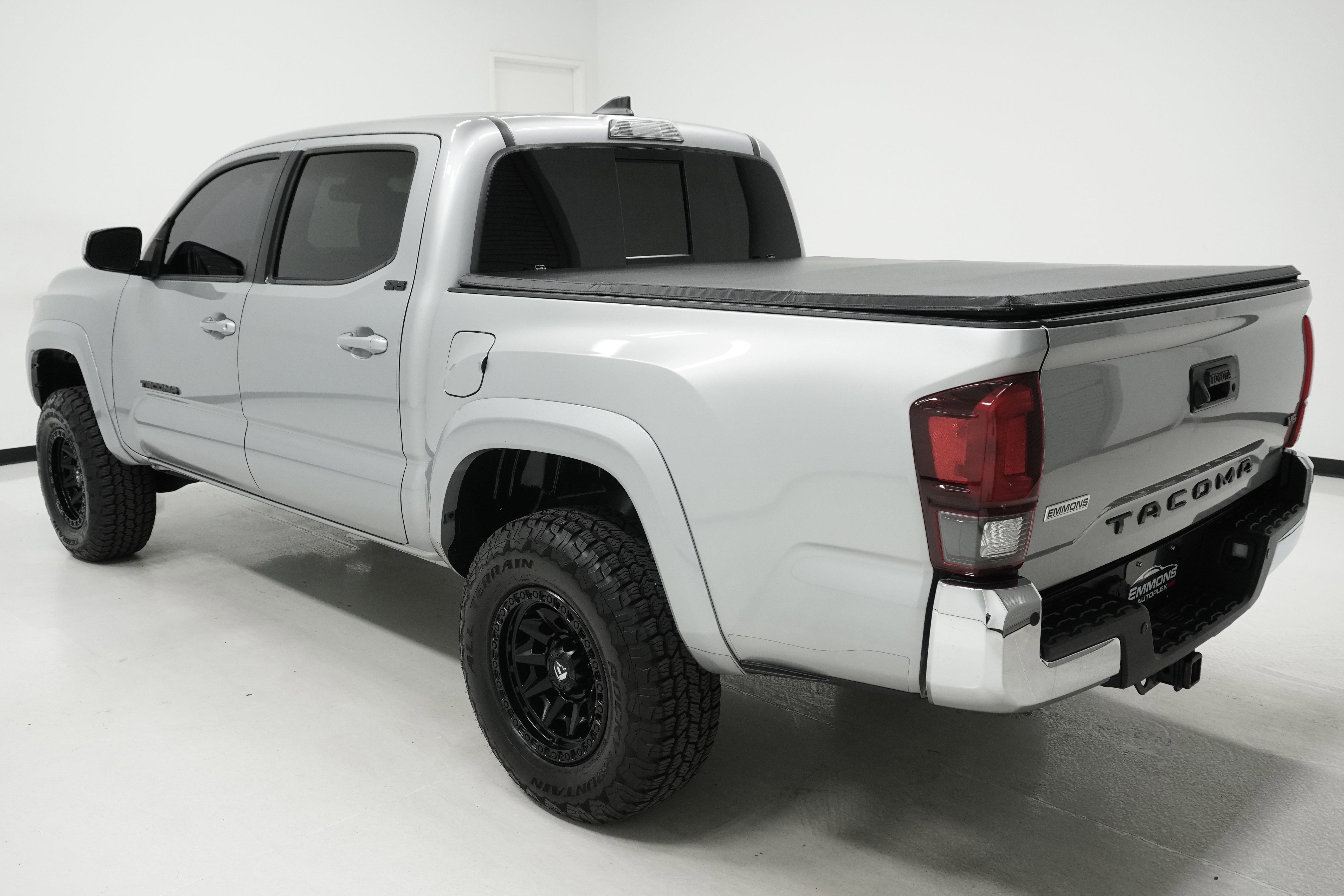 Used 2019 Toyota Tacoma SR5 RWD image 5