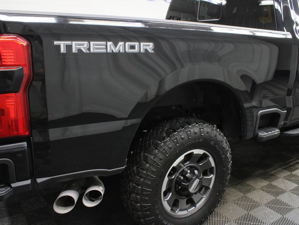 Used 2023 Ford F250 Lariat w/ Lariat Ultimate Package AWD/4WD image 43