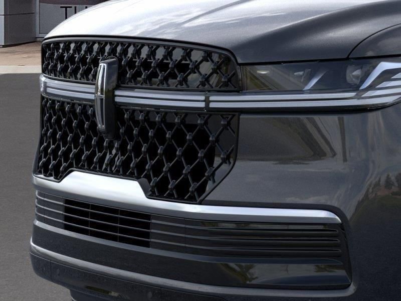 New 2026 Lincoln Navigator L Reserve AWD/4WD image 17