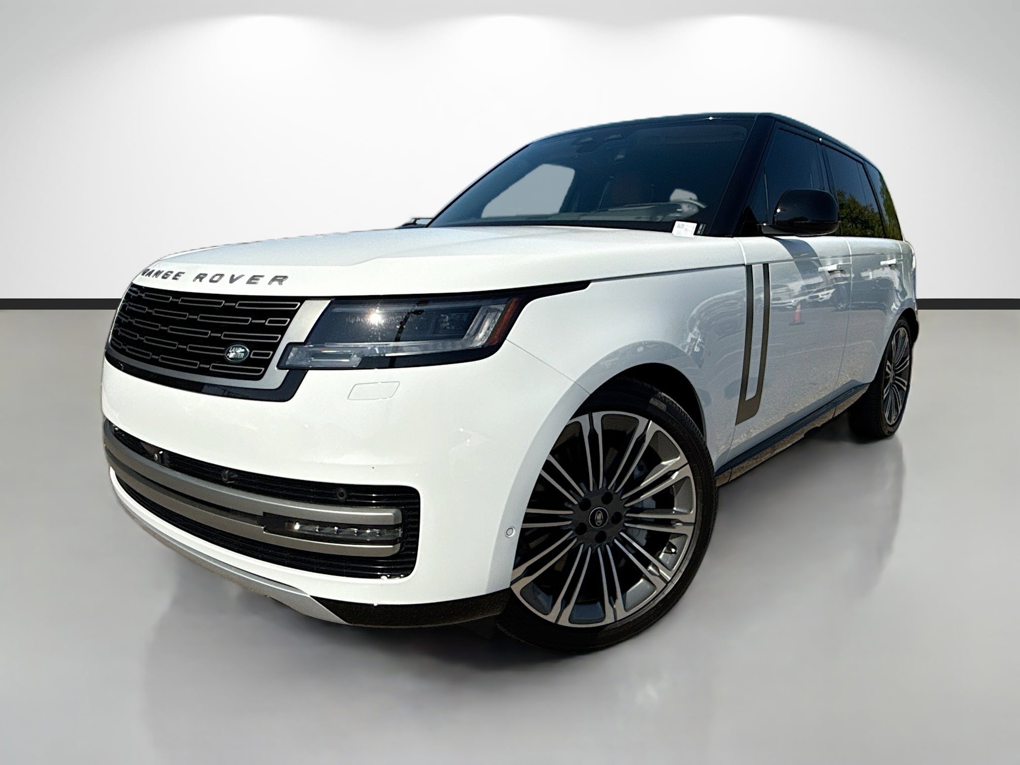 Used 2025 Land Rover Range Rover SE
