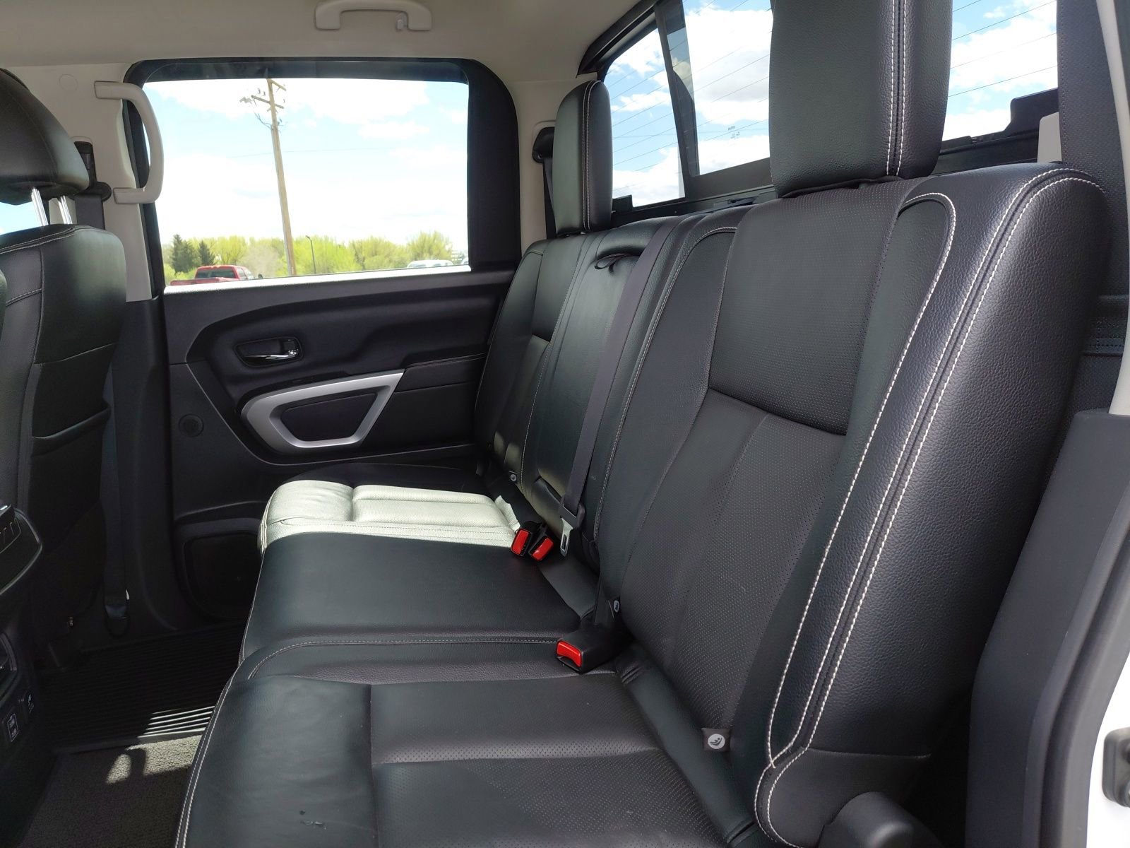Used 2019 Nissan Titan PRO-4X image 27