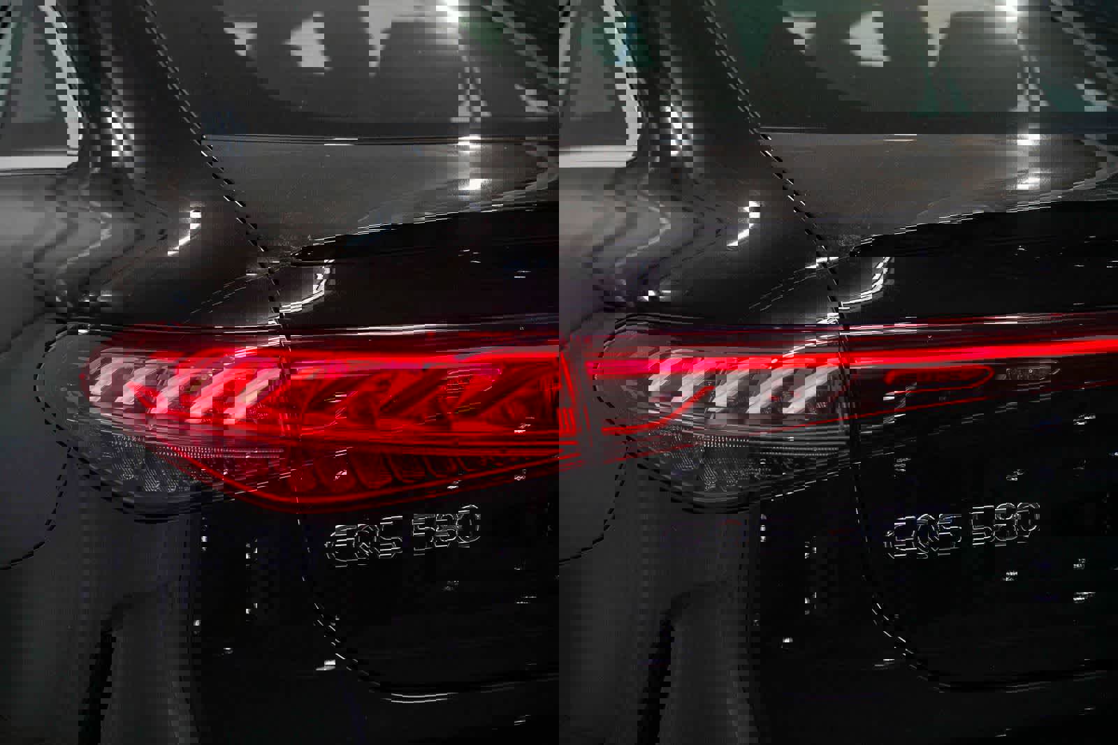 Used 2023 Mercedes-Benz EQS 580 4MATIC Sedan image 9