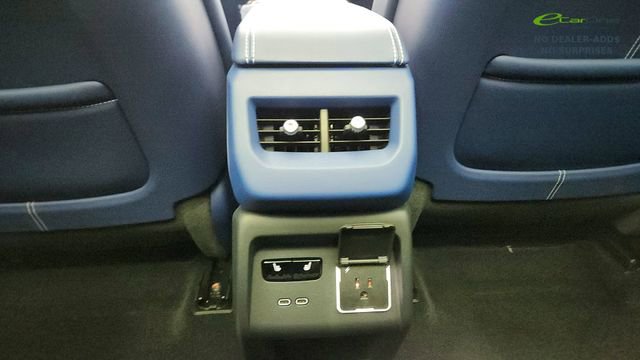 Used 2025 Cadillac Optiq Sport 2 image 39