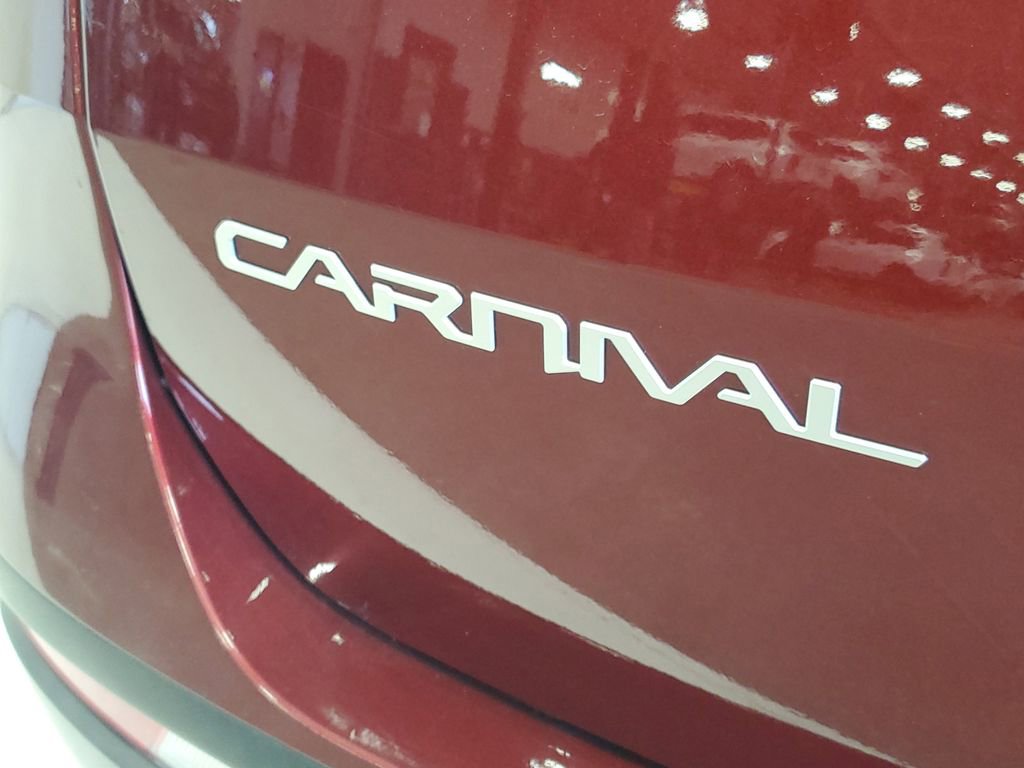Used 2024 Kia Carnival EX FWD image 8