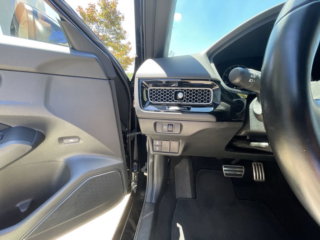 Used 2023 Honda Civic Sport image 17