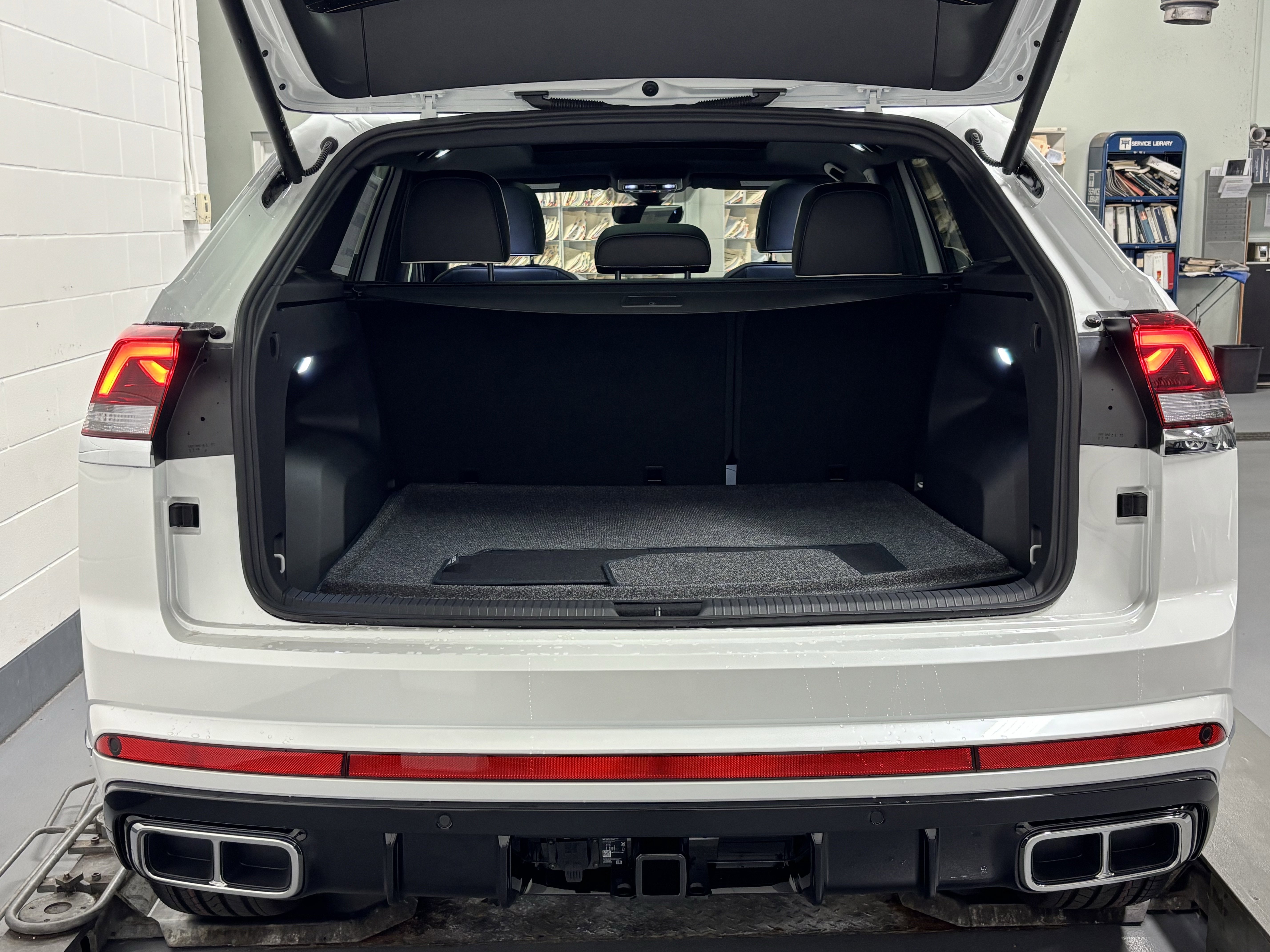New 2026 Volkswagen Atlas Cross Sport SEL Premium R-Line AWD/4WD image 29