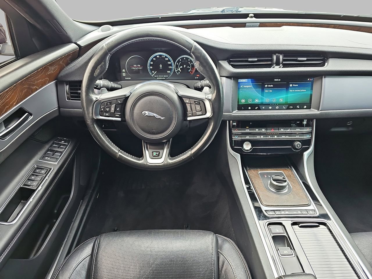 Used 2018 Jaguar XF R-Sport image 20