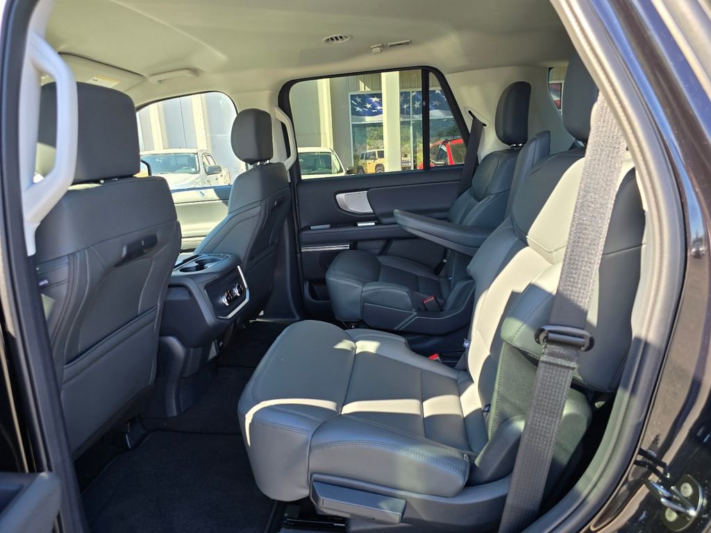 New 2026 Ford Expedition Active RWD image 10