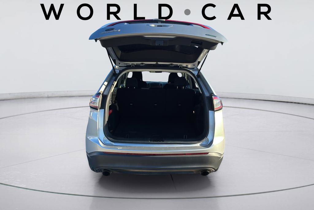 Used 2018 Ford Edge SE image 9