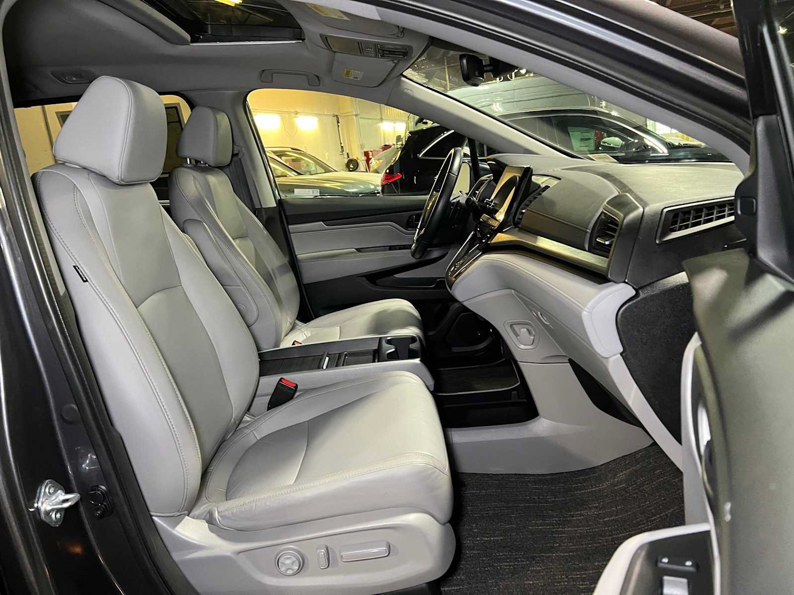 Used 2022 Honda Odyssey EX-L image 12