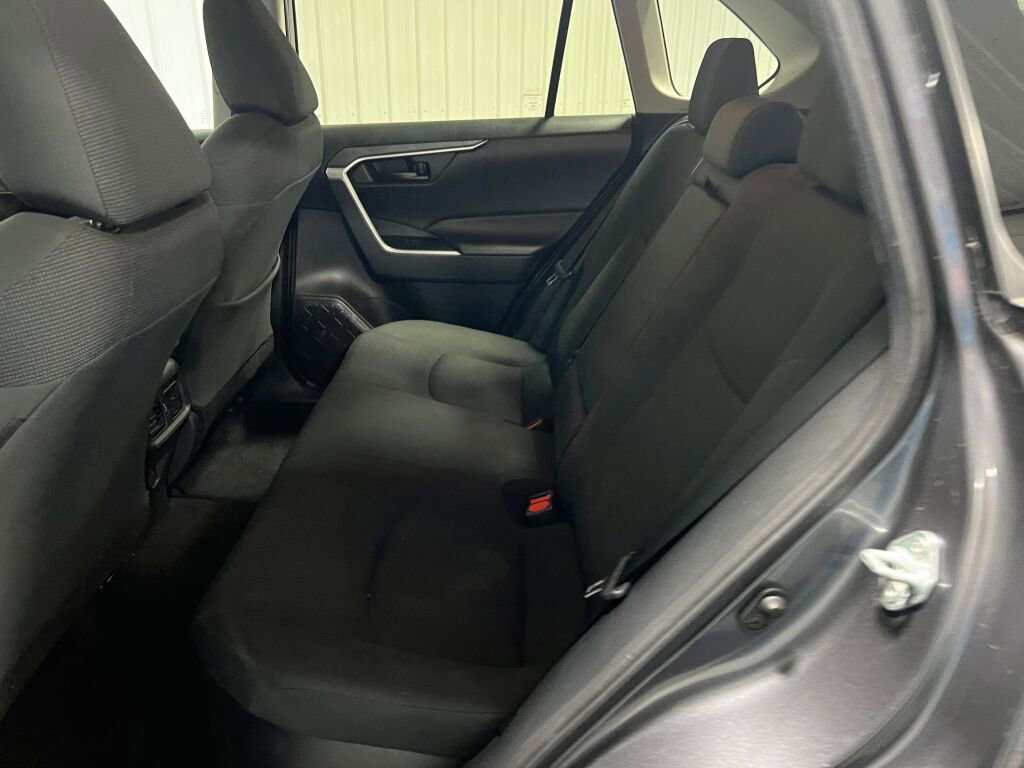 Used 2020 Toyota RAV4 LE image 6
